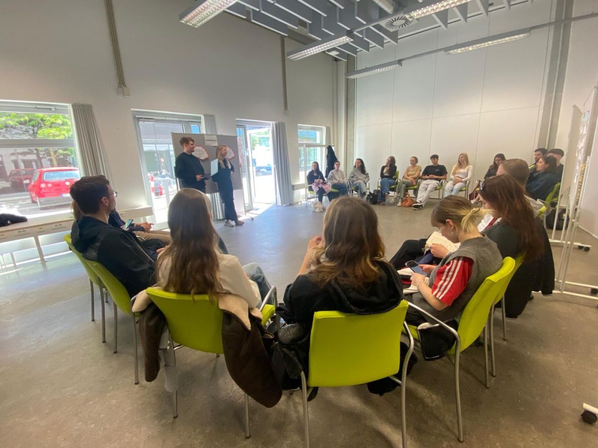Workshopgruppe und Workshopleitung: Lena Jacobi und Marino Gabel(Foto: J. Berend, IGZ)